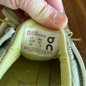 Women’s on cloud tec light green